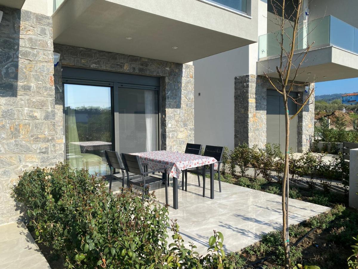 Olea Luxury Apartments Nikíti Eksteriør bilde